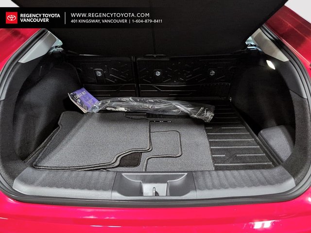 2024 Toyota Prius XLE AWD-6