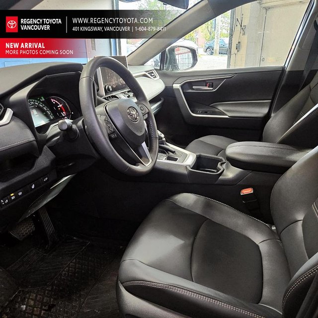 2025 Toyota RAV4 XLE-3