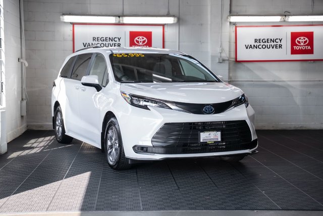 2025 Toyota Sienna Hybrid LE 8 PASSENGER-0