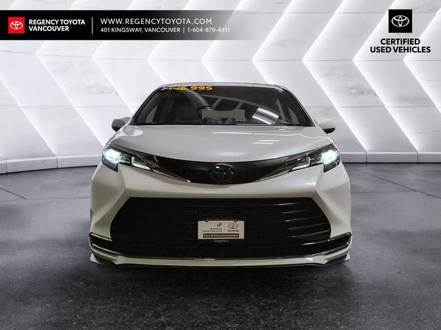 2022 Toyota Sienna XLE 8-Pass-1