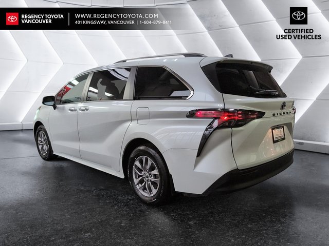 2022 Toyota Sienna XLE 8-Pass-3