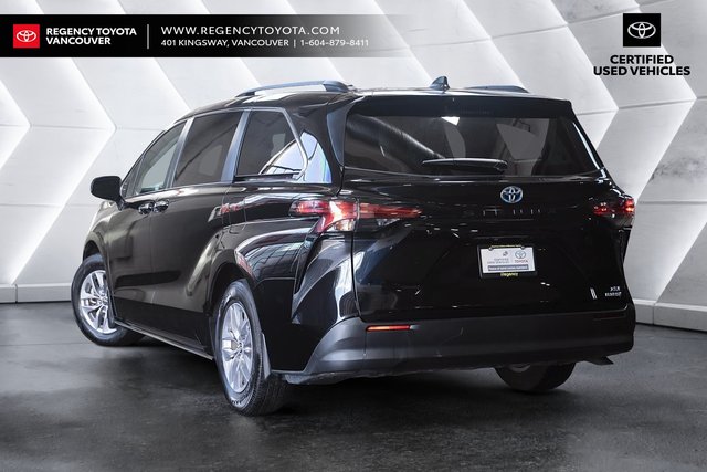 2022 Toyota Sienna XLE 8-Pass-3