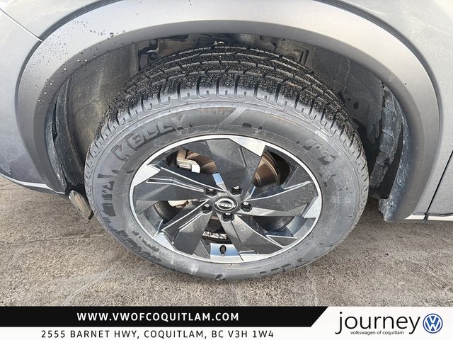 2024 Nissan Rogue AWD SV Moonroof-6