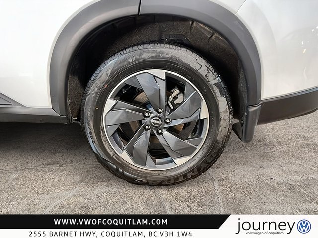 2024 Nissan Rogue AWD SV Moonroof-6