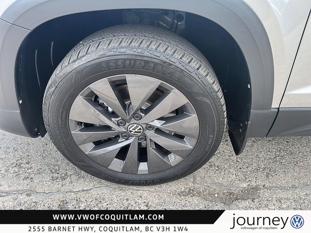 2023 Volkswagen Taos Trendline 1.5T 8sp at w/ Tip-6
