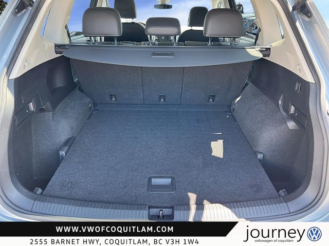 2022 Volkswagen Tiguan Comfortline 2.0T 8sp at w/Tip 4M-5