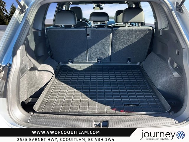 2023 Volkswagen Tiguan Comfortline R-Line Black 2.0T 8sp at w/Tip 4M-5