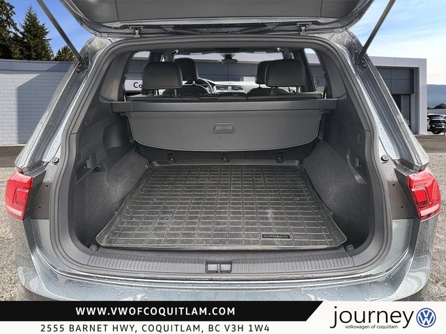 2023 Volkswagen Tiguan Comfortline R-Line Black 2.0T 8sp at w/Tip 4M-5