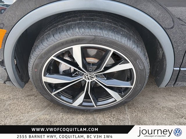 2023 Volkswagen Tiguan Comfortline R-Line Black 2.0T 8sp at w/Tip 4M-6