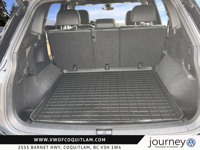 2023 Volkswagen Tiguan Comfortline R-Line Black 2.0T 8sp at w/Tip 4M-5