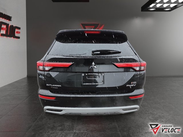 2025 Mitsubishi Outlander Plug-In Hybrid LE-4