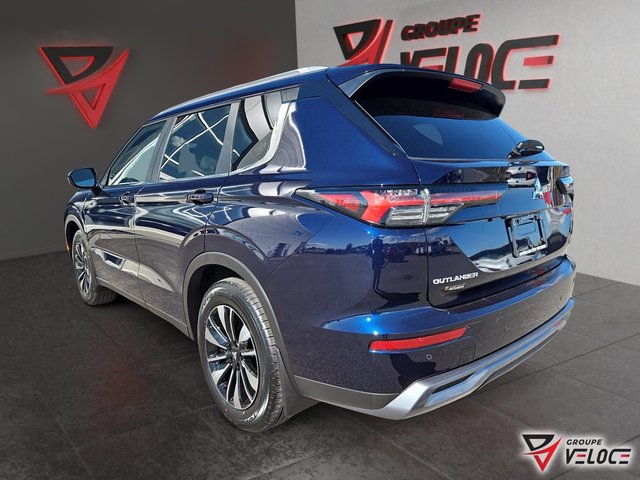 2025 Mitsubishi Outlander LE-3