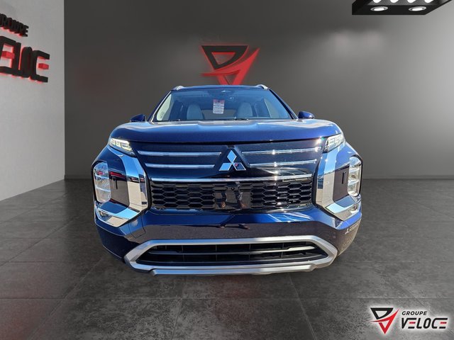 2025 Mitsubishi Outlander LE-1