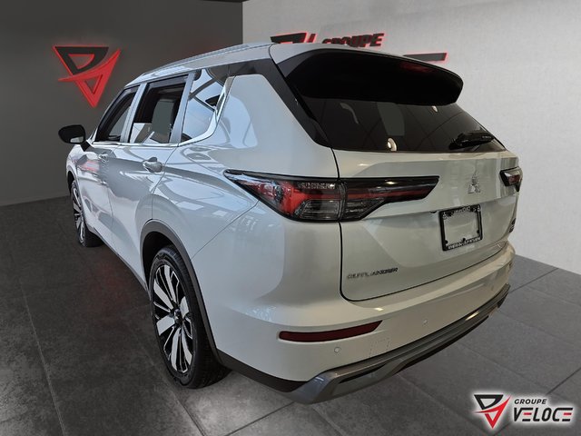 Mitsubishi Outlander SEL 2025-3