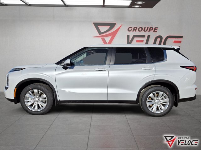 2026 Mitsubishi Outlander ES-2