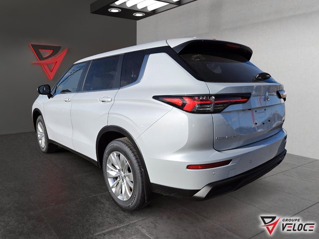 2026 Mitsubishi Outlander ES-3