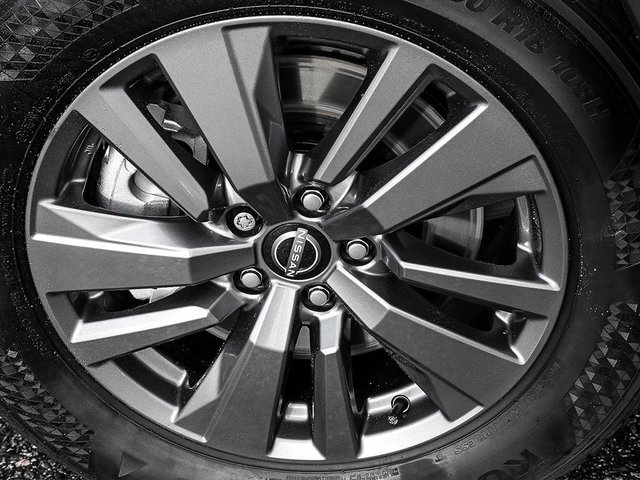 2025 Nissan Pathfinder S-7