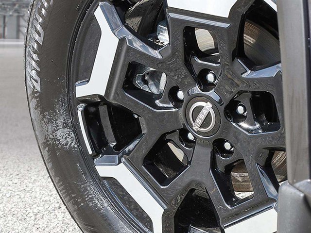 2025 Nissan Rogue Midnight Edition-6