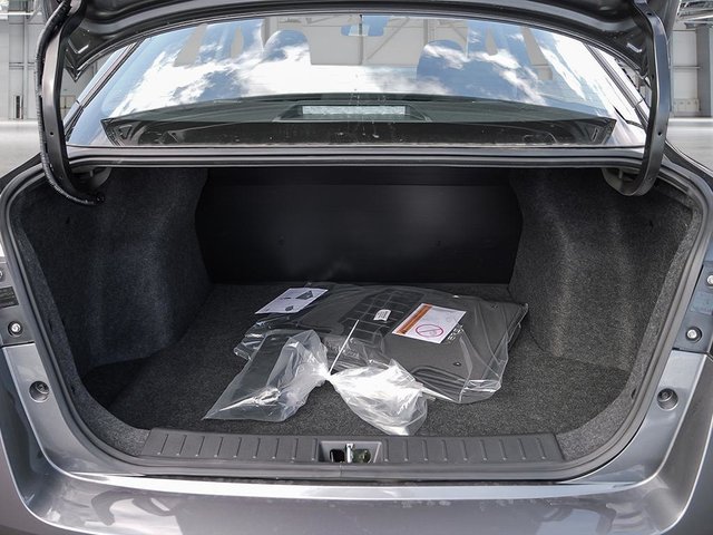 2025 Nissan Versa S-6