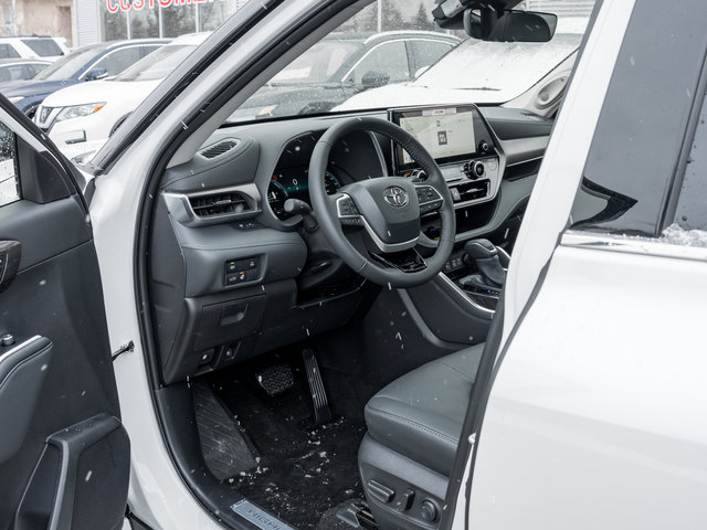 2026 Toyota Highlander Hybrid Limited-7