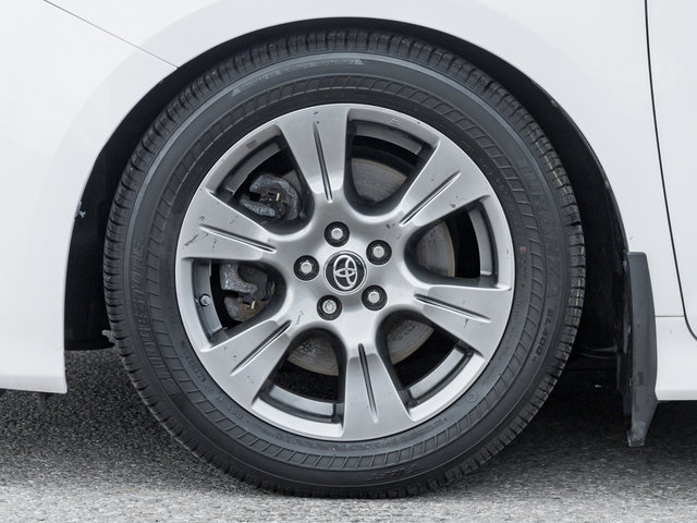 2019 Toyota Sienna SE-4