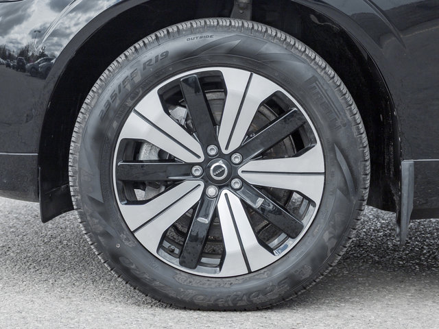 2024 Volvo XC60 Recharge Plug-In Hybrid Core Dark Theme-5