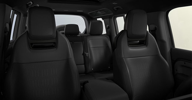 LAND ROVER Defender 110 MHEV OCTA NOIR 2026 - Vue intérieure - 1
