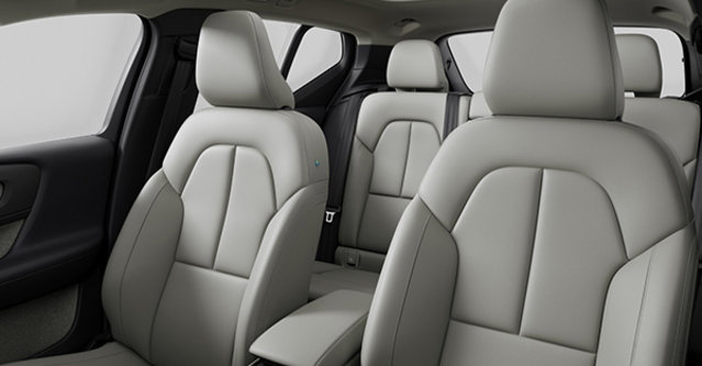 VOLVO XC40 PLUS SOMBRE 2026 - Vue intérieure - 1