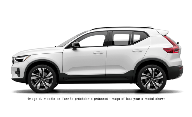 2026 VOLVO XC40