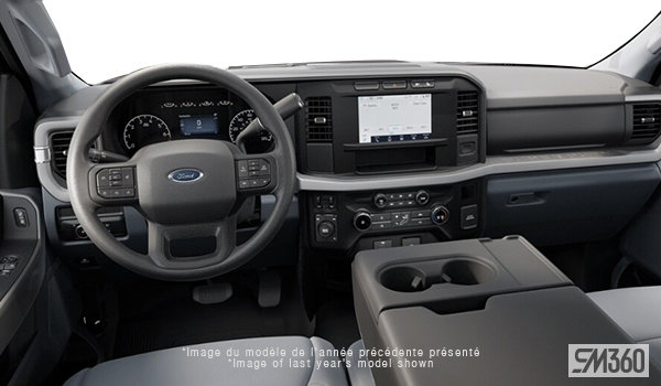 2027 Ford Super Duty F-600  Chassis Cab XLT