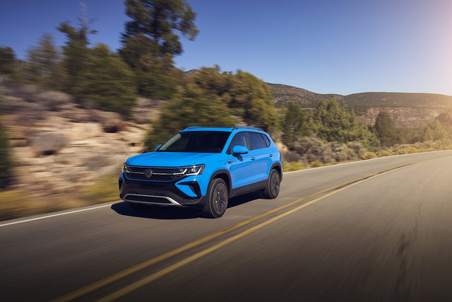 Comparing the 2023 Volkswagen Taos and 2023 Toyota Corolla Cross: Battle at the Top