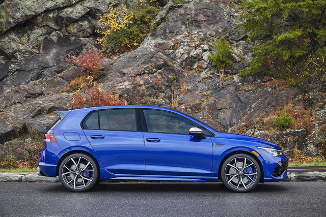 Winter-Ready: How the 2024 Volkswagen Golf R Dominates the Frosty Season