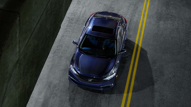 Several iterations of the famous 2019 Honda Civic are available in Laval