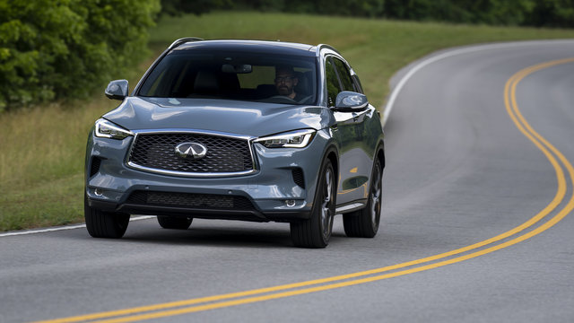 Vos questions les plus fréquentes : Espace cargo, économie de carburant et technologie dans l'INFINITI QX50 2025