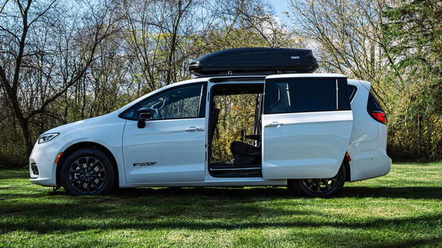 What's New in the 2025 Chrysler Pacifica FAV Edition?