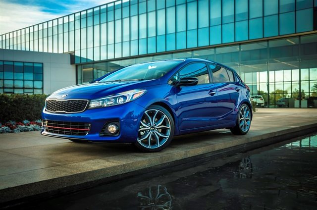 Three Reasons to Buy a Pre-Owned Kia as Your First Vehicle