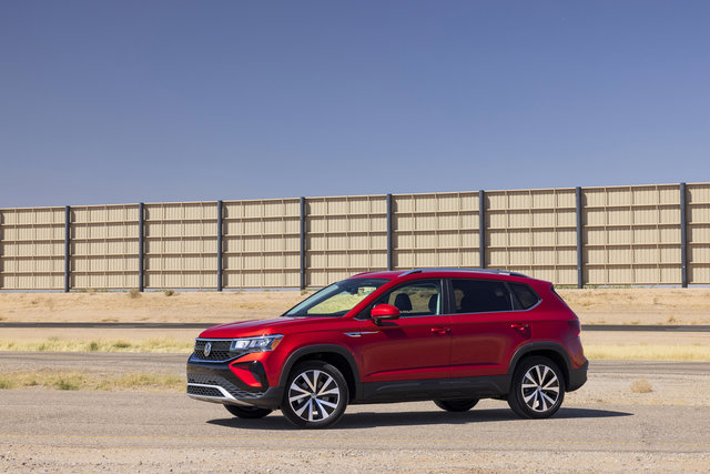 What Makes the 2024 Volkswagen Taos a Better Choice than the Toyota Corolla Cross?