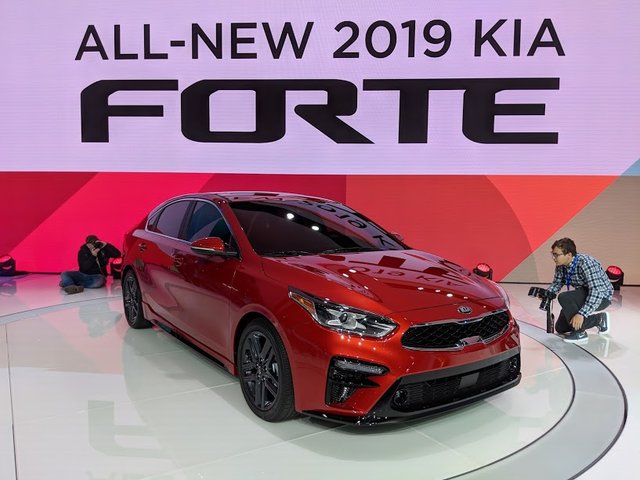 La Kia Forte 2019 se montre le nez à Détroit et Montréal