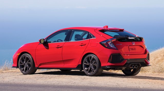 The 2018 Honda Civic Hatchback May Be the Perfect Compromise