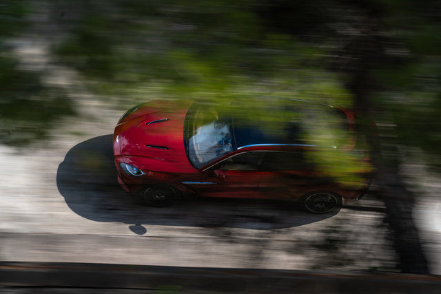 Pourquoi une Aston Martin DBX à bas kilométrage pourrait-elle être votre ticket d'or ?