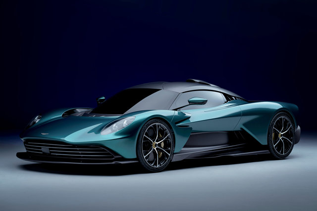 2025 Aston Martin Valhalla: Your Everyday Symphony – When a Concert Hall Meets a Cockpit