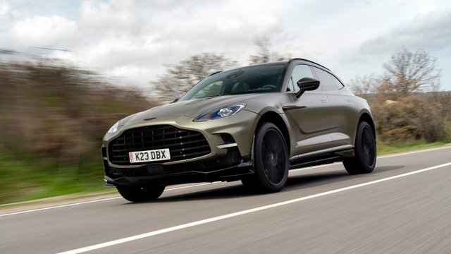 Behind the Wheel of the 2025 Aston Martin DBX: Perfect Blend of Performance and Refinement