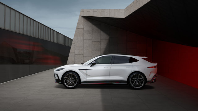 717 ch et de la place pour tout le monde : l’Aston Martin DBX S conçue pour les longues routes de l’été