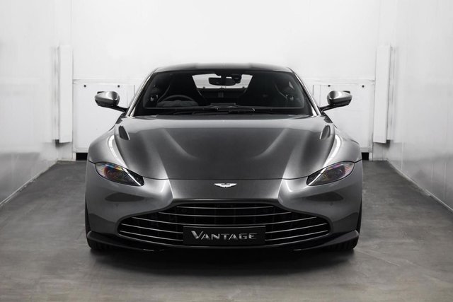 Aston Martin annonce l'option Vantage Vane Grille