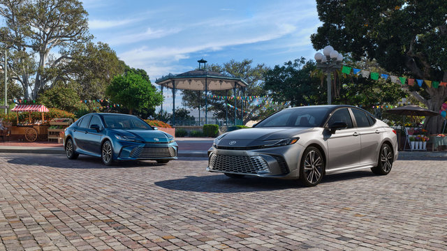 Toyota Reveals the 2025 Camry: Innovations in Hybrid Performance and Style