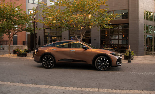 Streamlining Daily Connectivity in the 2026 Toyota Crown With Standard Apple CarPlay Integration