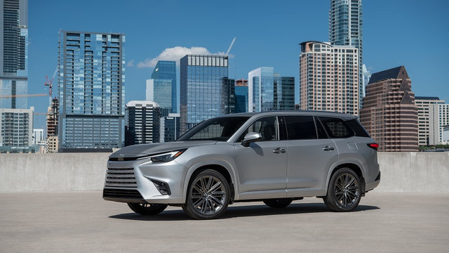 Can the 2026 Lexus TX’s Second-Row Captain’s Chairs Simplify Family Road Trips?