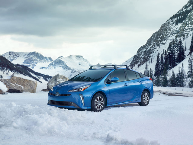 Toyota takes the wraps off brand-new all-wheel drive Toyota Prius in LA