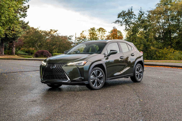 2021 Lexus UX vs 2021 BMW X1: Reliability and luxury at a better price