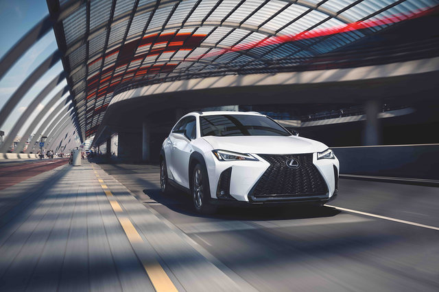 The differences between the 2021 Lexus UX 200 and the 2021 Lexus UX ...